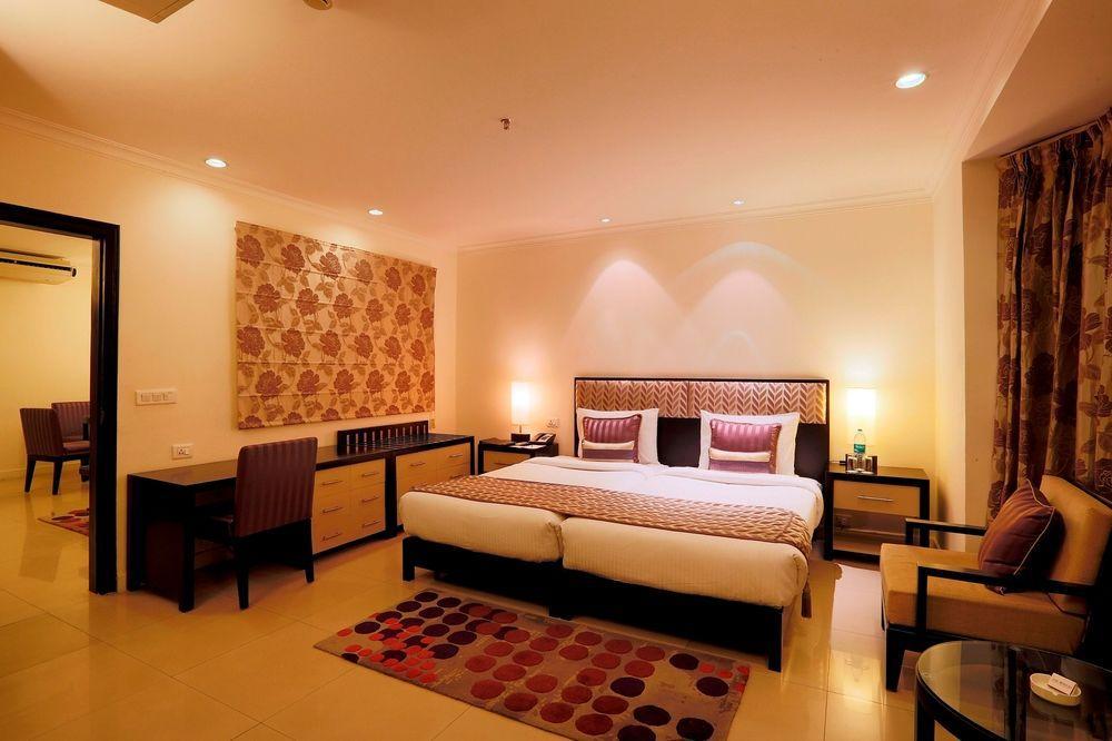 The Lallgarh Palace A Heritage Hotel Bikaner Exterior foto